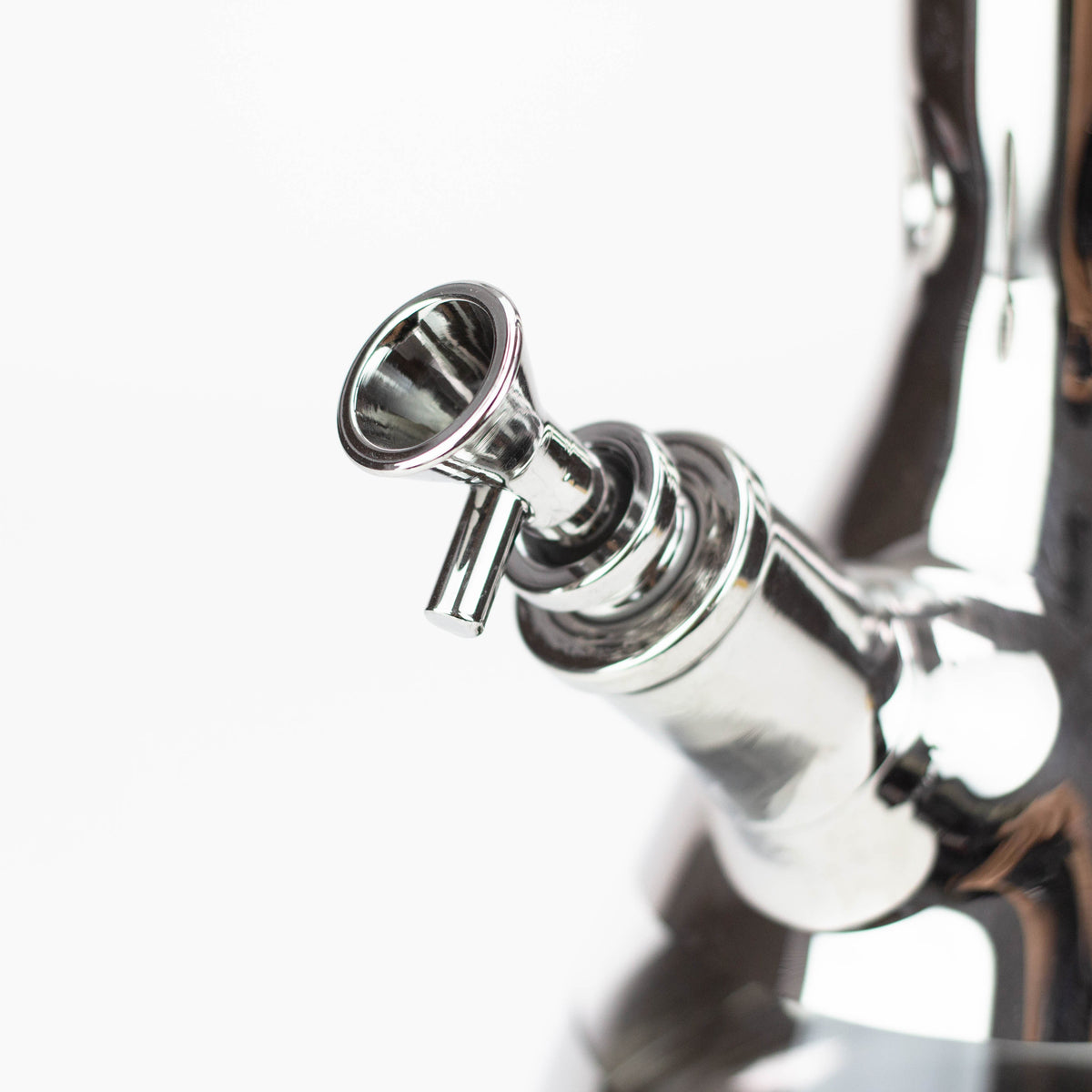 Up-close view of Silver 24-Inch Infyniti Leaf Metallic Glass Water Bong bowl.