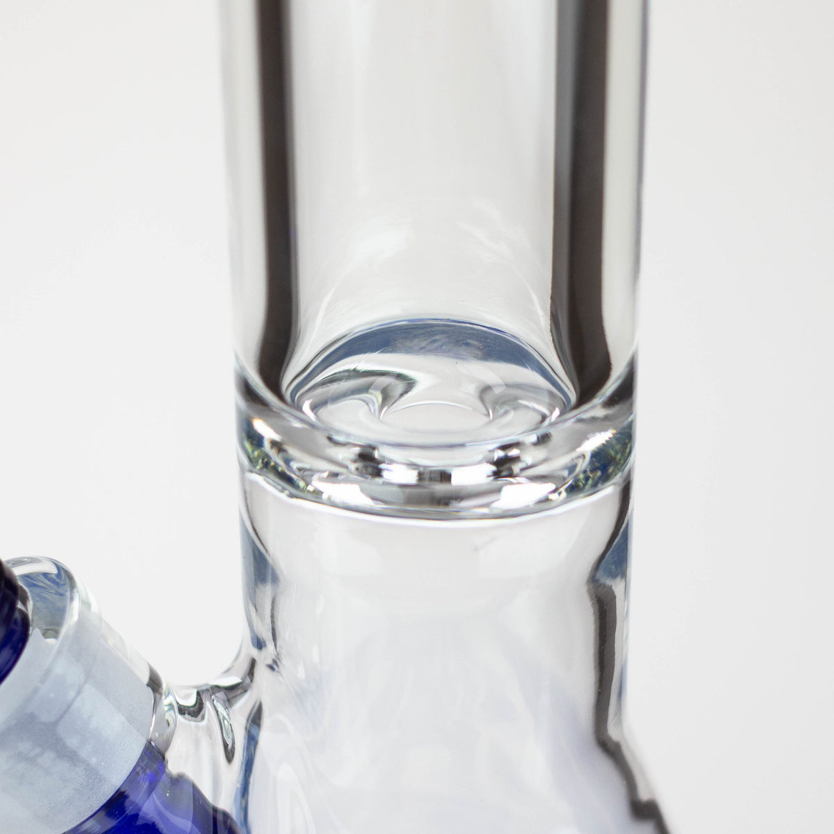 Castle Glassworks | 18 inch Glass Beaker Bong Close Up