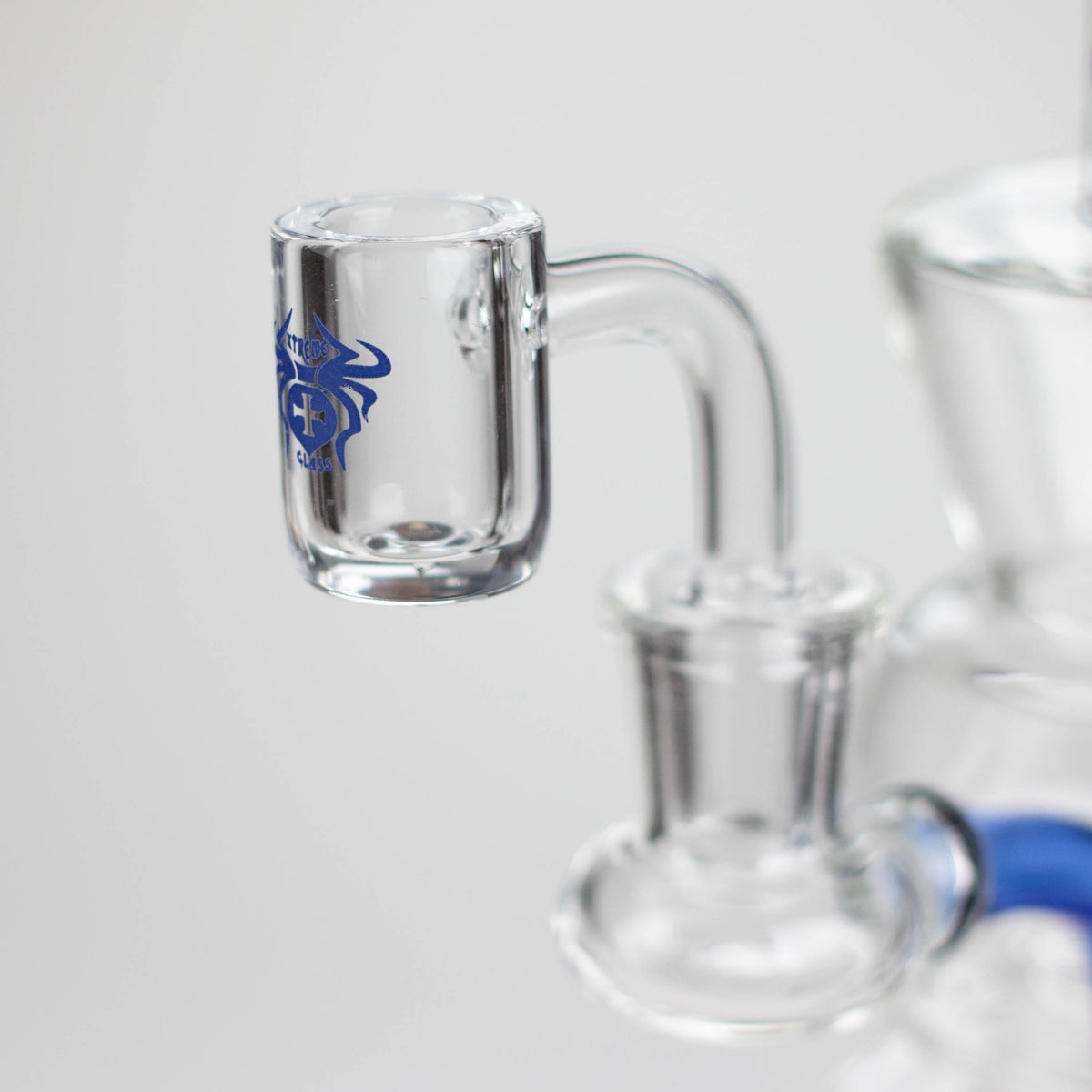 Xtreme Quartz Banger on the 7 inch Concentrate Rig Hybrid