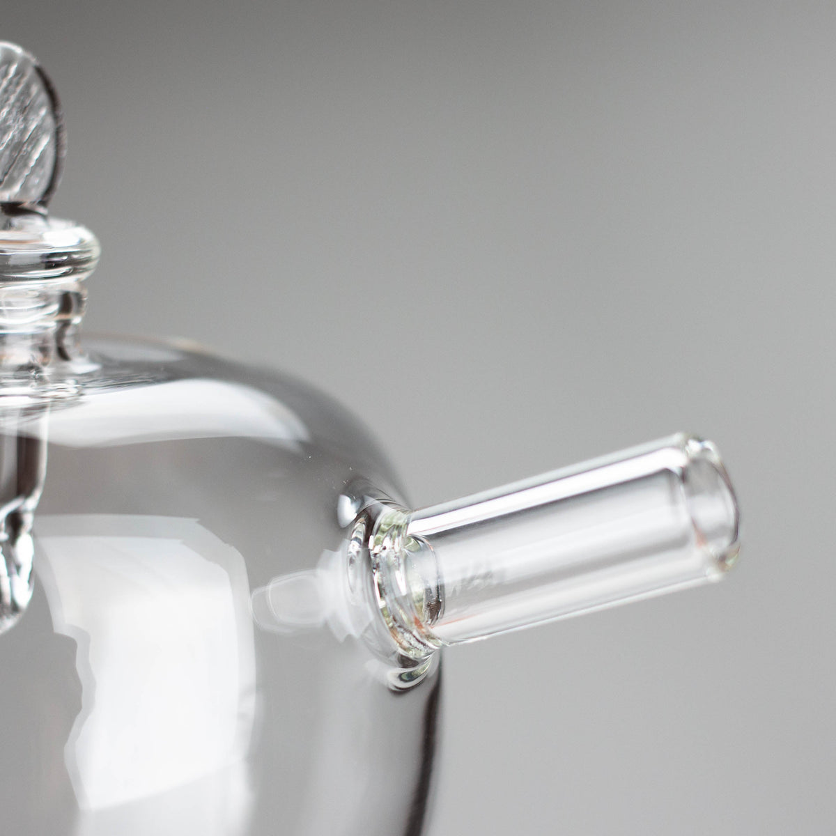 Fortune | Apple Hash Bong View of Glass Mouthpiece