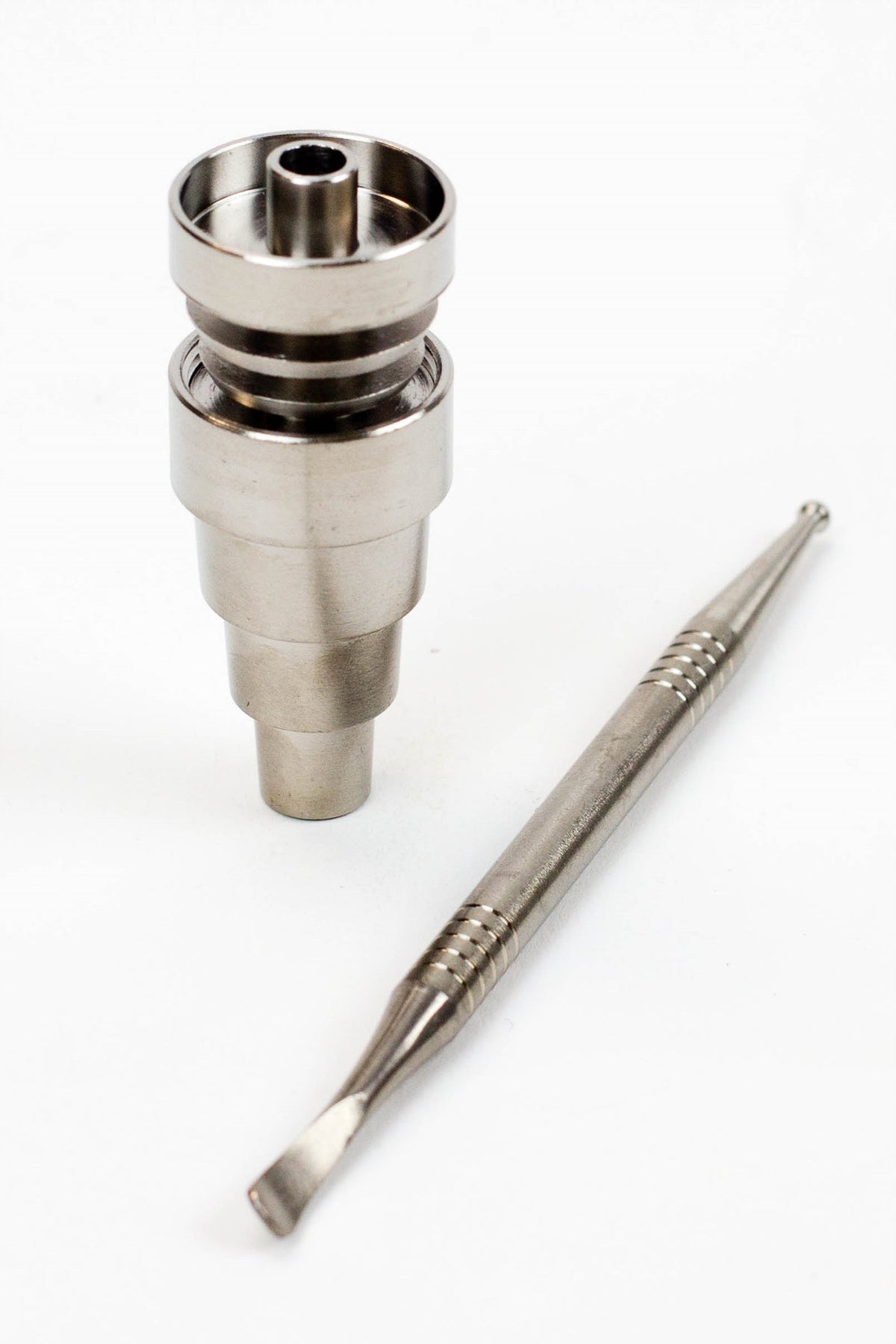 Close-Up of Titanium 6-in-1 Domeless Nail for Dabbing