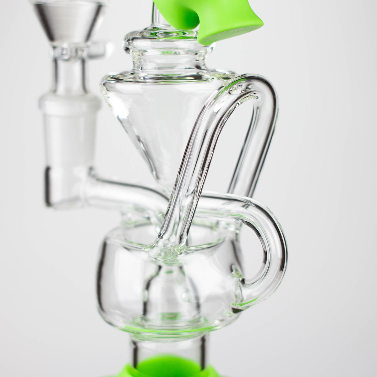 Looping tubes and dual chamber recycler design on the Alien Glass Recycler Bong