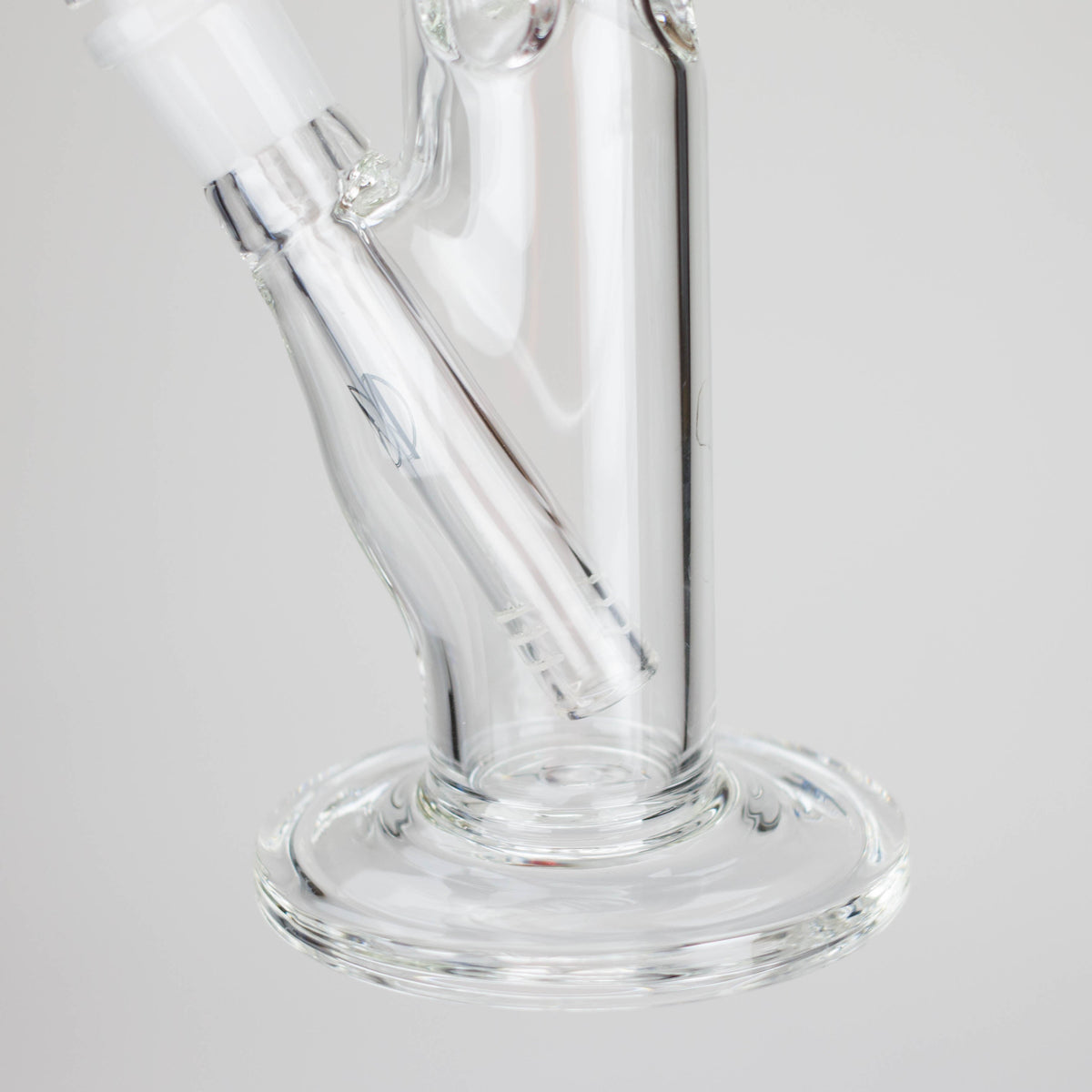 Glass Base of the Apex 9-Inch Mini Straight Tube Bong