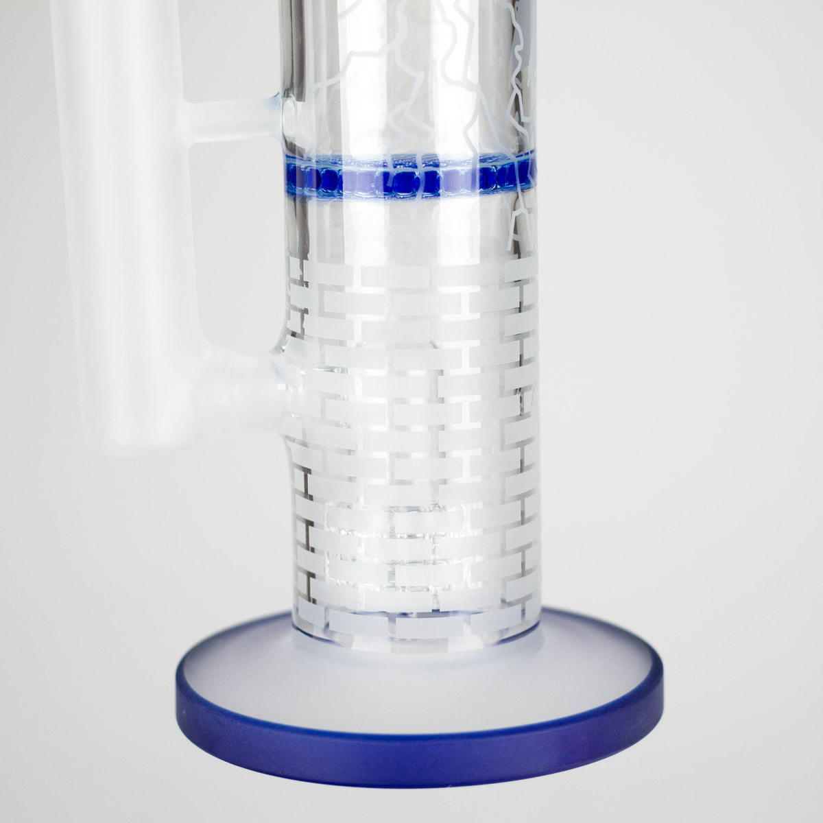 Base of the Straight Tube Bong With Dual Honeycomb Diffusers