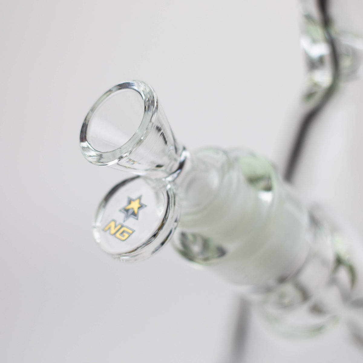 Up-close shot of 18-Inch Nice Glass Beaker Bong bowl.