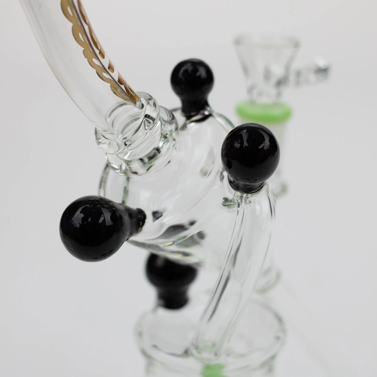 Preemo - 9 inch Recycler Bong With Showerhead Percolator Close Up View of Body