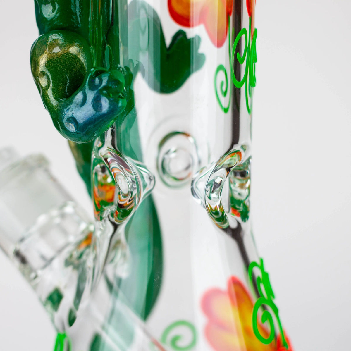 Zoological Animal Bong Close Up Shot - Canada