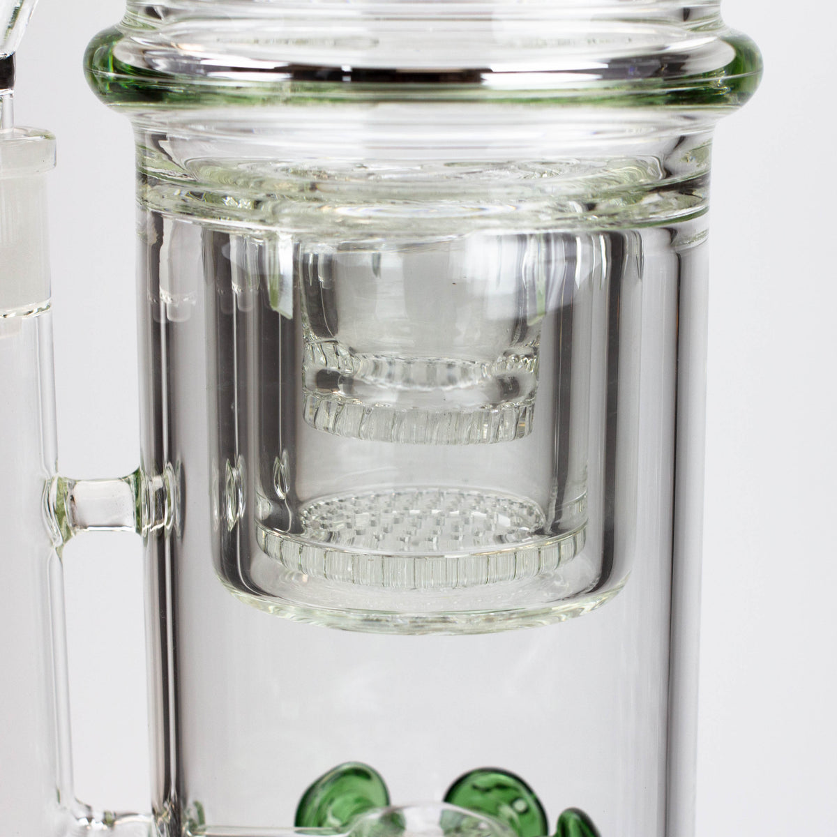 View of Diffuser in the H2O 17 inch Glass Bong with honeycomb diffuser