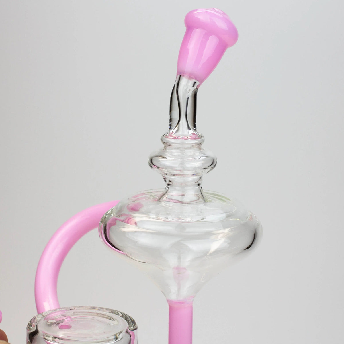 Mouth Piece of the 9 Inch Spinning Top Recycler Dab Rig Hybrid from SOUL Glass