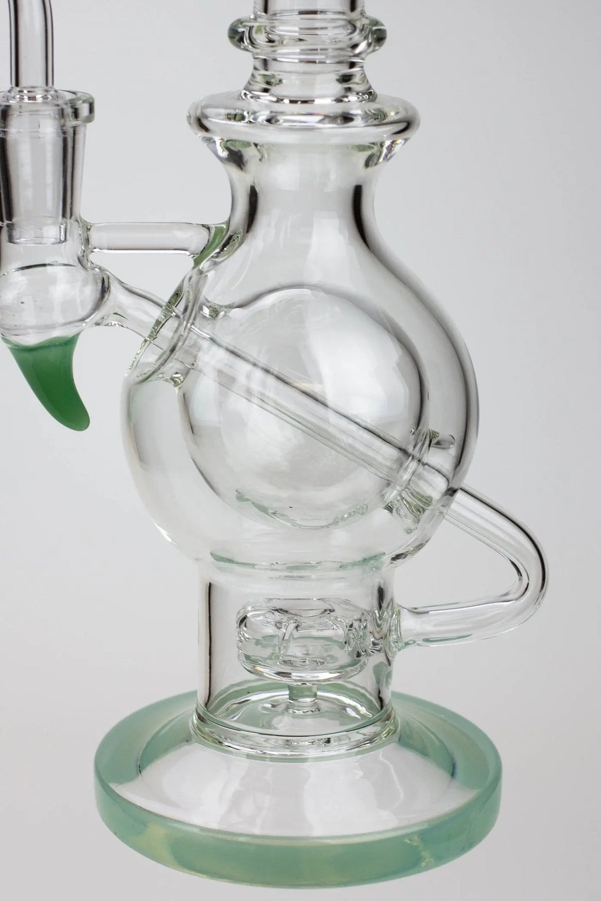 Body of the SOUL Glass 9.5 inch Recycler Dab Rig Hybrid with double glass sphere