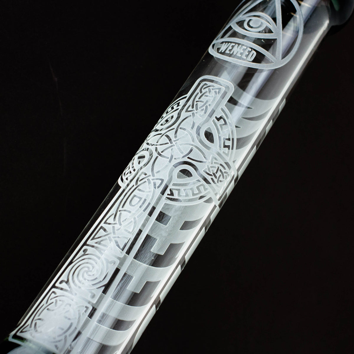 Glass Tube Design of the WENEED 18-inch Clear Crucifix Beaker Bong 